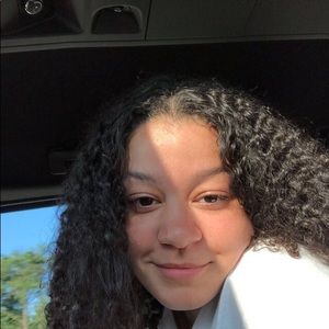 Meet your Posher, Amia